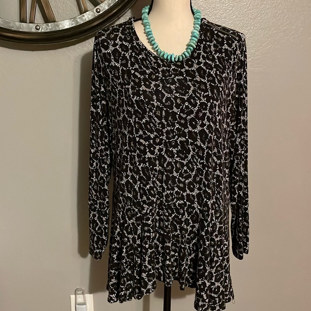 MICHAEL MICHAEL KORS ZIPPER SHOULDER ANIMAL PRINT BLOUSE